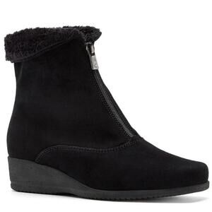 La Canadienne Emerson Black Suede Boot Women’s 8 Canada Made 2 inch Heel